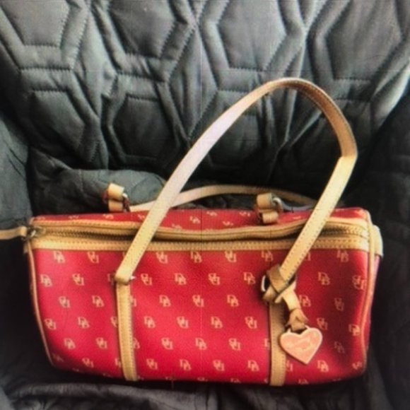 Vintage Dooney & Bourke Red Barrel Bag - Picture 3 of 4